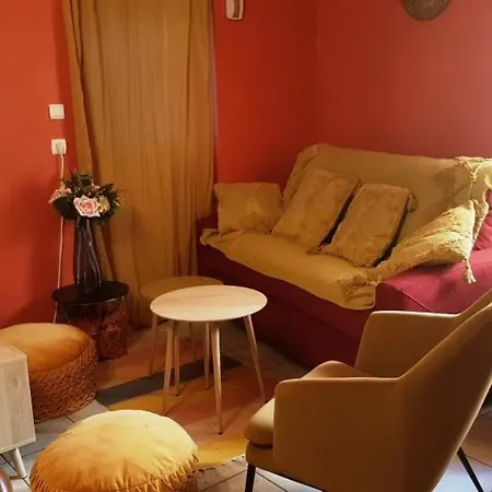 Lägenhet Petit Patio En Centre Nîmes