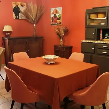 Petit Patio En Centre 尼姆