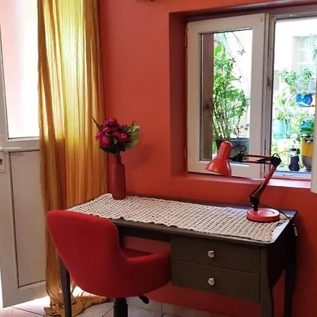 Petit Patio En Centre 尼姆