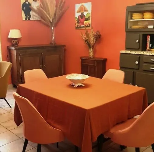 Apartment Petit Patio En Centre Nimes