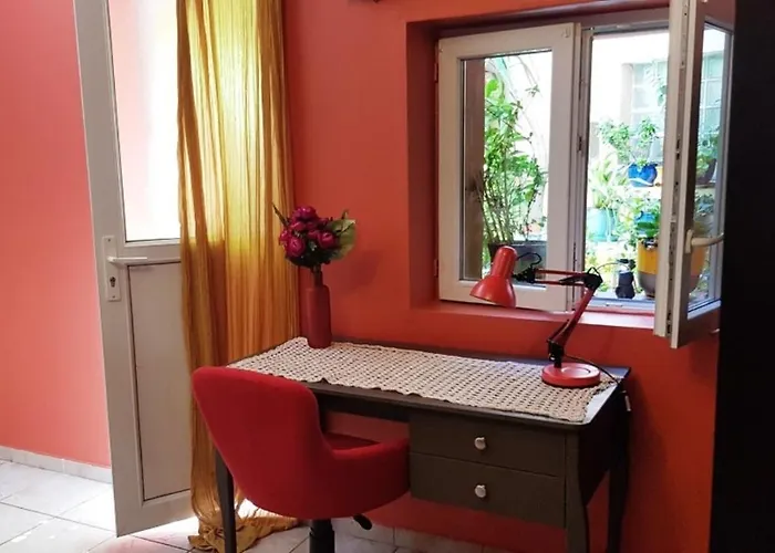 Petit Patio En Centre Nimes