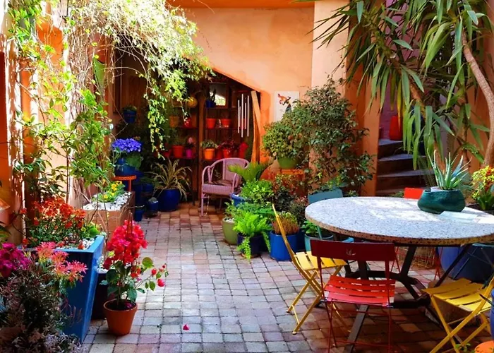 Petit Patio En Centre * Nimes